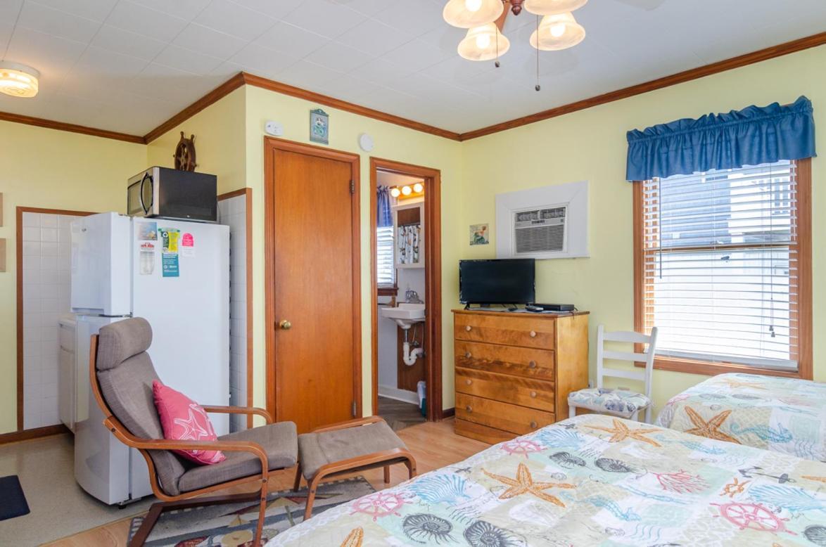 The Pelican Hidden Treasure Inn Room 2 By Bryant Real Estate Кур-Бич Экстерьер фото